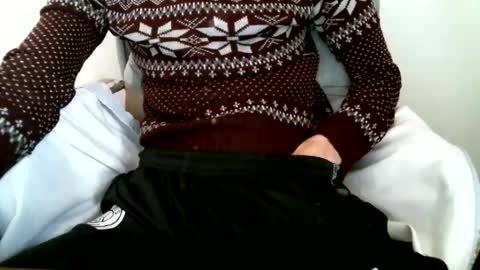 Snapshot of hug_me chatting on 10.29.25 Keanu online show from 10.29.25