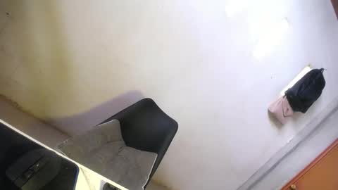 Snapshot of hugcock69_precious chatting on 12.15.24 Precious online show from 12.15.24