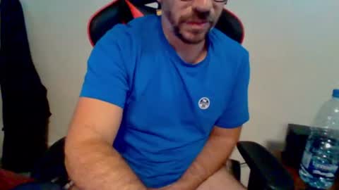 Snapshot of huge__cumshot chatting on 06.30.26 huge__cumshot online show from 06.30.26