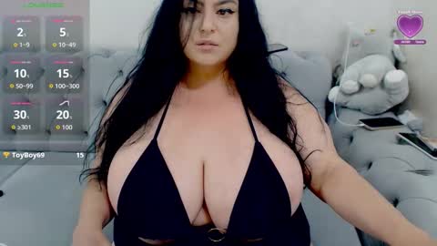 Snapshot of hugeboobsella chatting on 05.13.26 Erica online show from 05.13.26