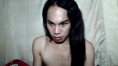 Snapshot of hugecock_macy chatting on 12.18.25 loadedcum macy online show from 12.18.25