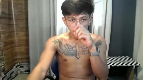 hugecockchristian online show from 11.04.25