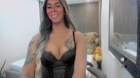 Queen karen grey online show from 01.16.25