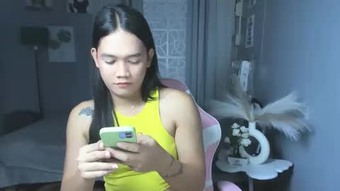 Snapshot of hugecockselfsucker4ux chatting on 09.27.25 Its me ATHENA your goddess of beauty online show from 09.27.25