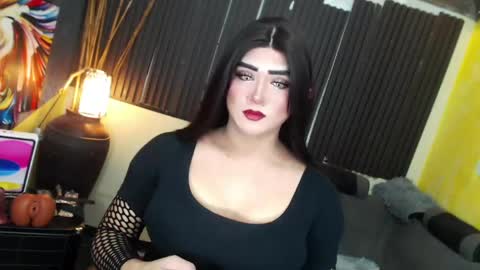 Snapshot of hugexmslovelyxcock chatting on 04.25.26 MsLovely online show from 04.25.26