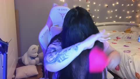 Snapshot of huggy_og chatting on 12.08.24 Maddison online show from 12.08.24