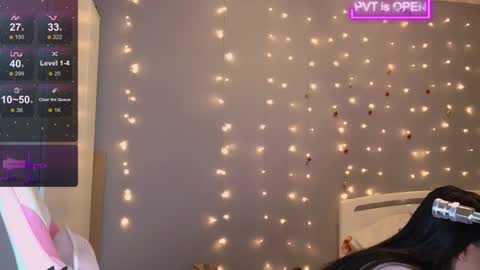 Snapshot of huggy_og chatting on 12.25.24 Maddison online show from 12.25.24