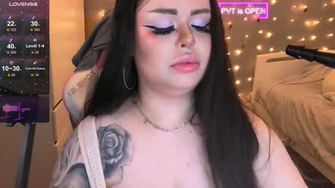 Snapshot of huggy_og chatting on 02.18.25 Maddison online show from 02.18.25