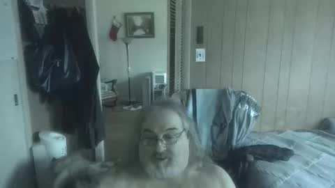 lonely huggy bear online show from 04.08.26