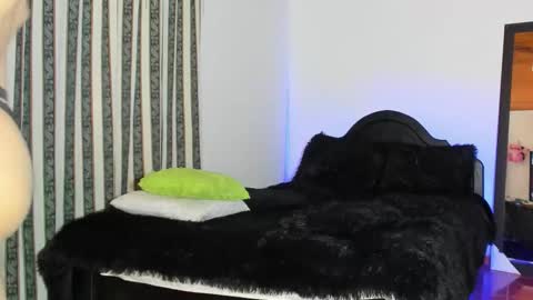 Snapshot of hugo_cooper chatting on 10.19.25 HUGO online show from 10.19.25