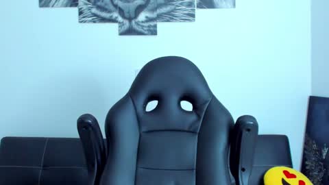 Snapshot of humber_eli chatting on 01.14.25 Eli online show from 01.14.25