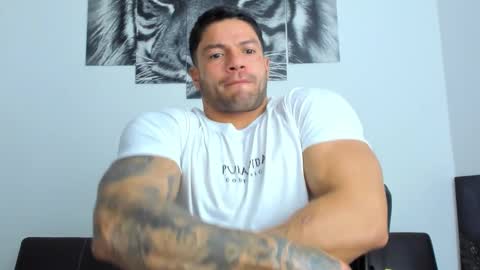 Snapshot of humber_eli chatting on 10.03.25 Eli online show from 10.03.25