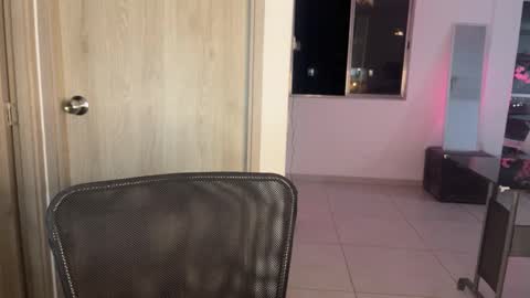 Snapshot of hun_damer chatting on 10.12.25 hun_damer online show from 10.12.25