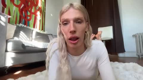 Alice help me reach 100 likes  online show from 04.18.26