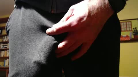 Snapshot of hung_hot_fit10 chatting on 01.08.25 Big uncut cock dripping online show from 01.08.25