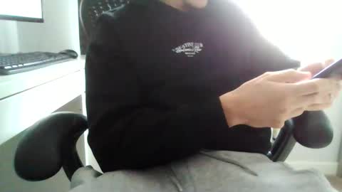 Snapshot of hungandhorny100 chatting on 11.11.25 Hungandhorny100 online show from 11.11.25