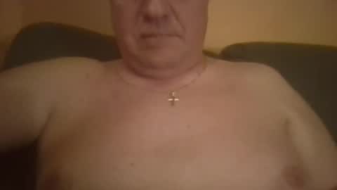 Snapshot of hungariandaddyy1975 chatting on 10.19.25 fatcockdaddy  vastagfark magyar apuci online show from 10.19.25