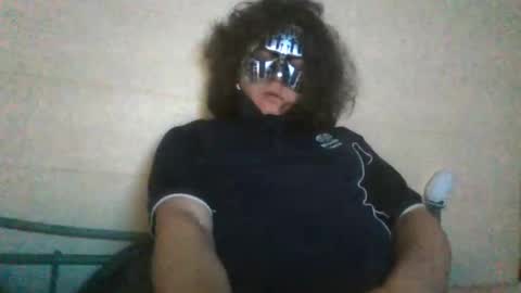 Snapshot of hungbighugecum chatting on 11.20.25 funm8 online show from 11.20.25