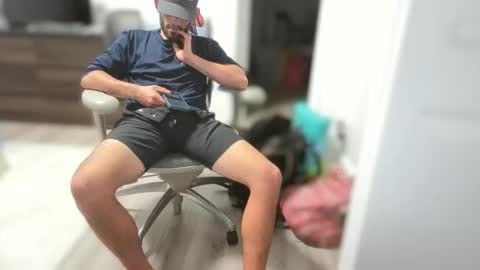 Snapshot of hungbistud916 chatting on 12.05.25 hungbistud916 online show from 12.05.25