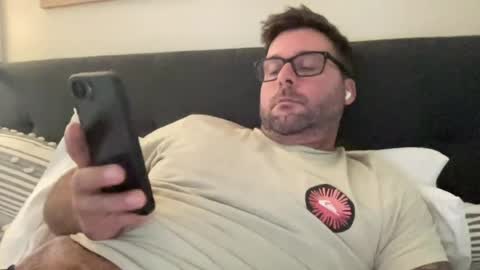 Snapshot of hungdad999 chatting on 07.18.26 johnnydrftwood85 online show from 07.18.26