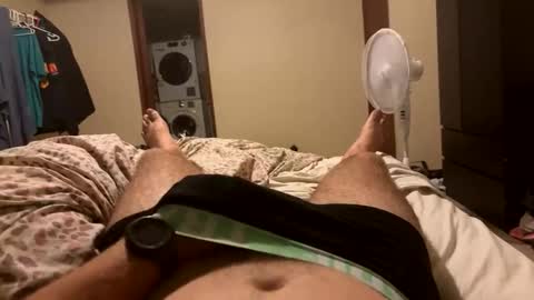 Snapshot of hunglefthard chatting on 12.21.25 hunglefthard online show from 12.21.25