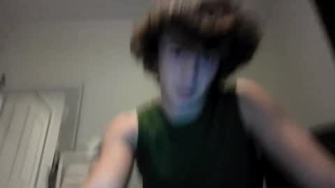 Snapshot of hunglikecrazyy chatting on 12.17.25 Tyler online show from 12.17.25