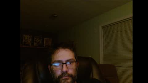 Snapshot of hunglonelyguy chatting on 10.27.25 LonelyGuy online show from 10.27.25