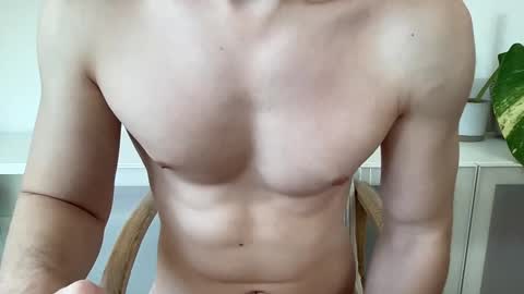 Snapshot of hungwank95 chatting on 03.08.25 hungwank95 online show from 03.08.25