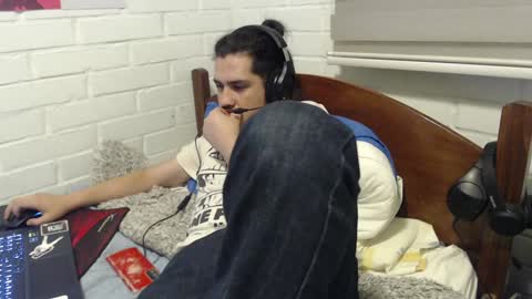 Snapshot of hungweeb chatting on 12.12.24 Rod online show from 12.12.24