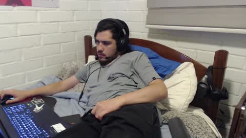 Snapshot of hungweeb chatting on 12.19.24 Rod online show from 12.19.24