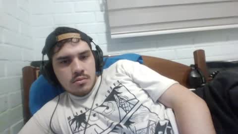 Snapshot of hungweeb chatting on 02.09.25 Rod online show from 02.09.25