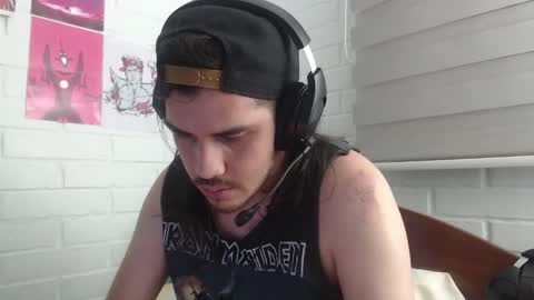 Snapshot of hungweeb chatting on 02.13.25 Rod online show from 02.13.25