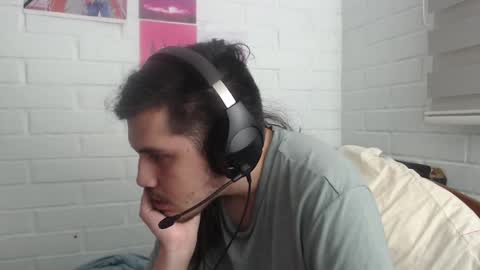 Snapshot of hungweeb chatting on 02.16.25 Rod online show from 02.16.25