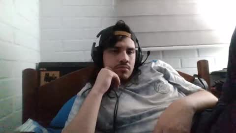 Snapshot of hungweeb chatting on 02.18.25 Rod online show from 02.18.25