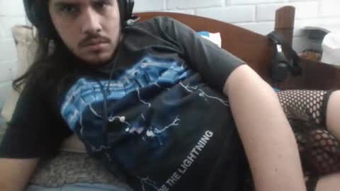 Snapshot of hungweeb chatting on 03.01.25 Rod online show from 03.01.25