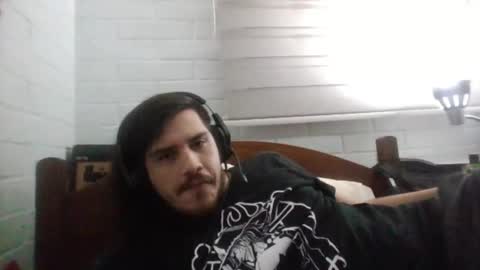 Snapshot of hungweeb chatting on 03.05.25 Rod online show from 03.05.25