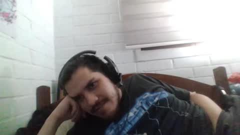 Snapshot of hungweeb chatting on 03.10.25 Rod online show from 03.10.25