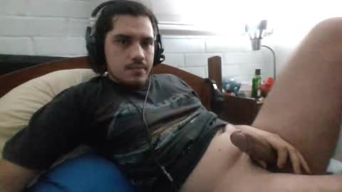 Snapshot of hungweeb chatting on 03.12.25 Rod online show from 03.12.25