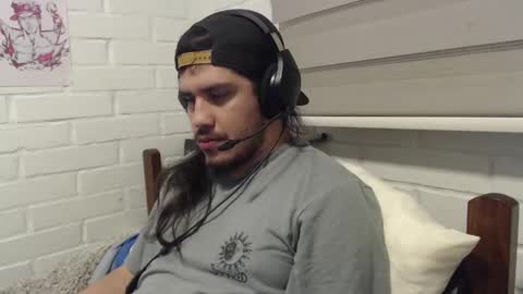 Snapshot of hungweeb chatting on 10.14.25 Rod online show from 10.14.25