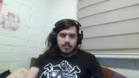 Snapshot of hungweeb chatting on 03.25.26 Rod online show from 03.25.26