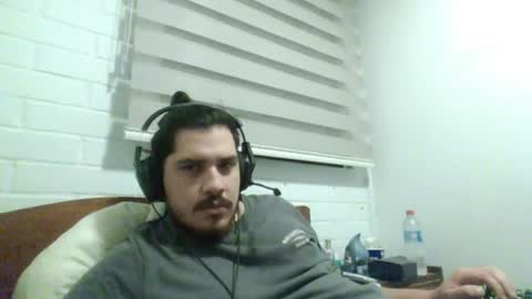 Snapshot of hungweeb chatting on 04.03.26 Rod online show from 04.03.26