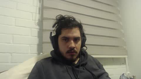 Snapshot of hungweeb chatting on 04.10.26 Rod online show from 04.10.26