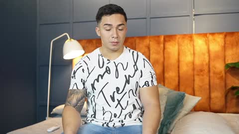 hunk_ryan online show from 02.06.25