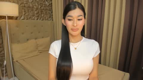 Snapshot of hunkhomerontop chatting on 11.20.25 hunkhomerontop online show from 11.20.25