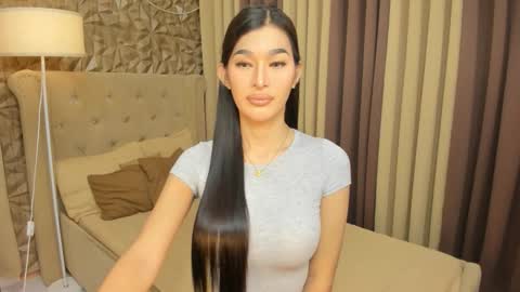 Snapshot of hunkhomerontop chatting on 12.20.25 hunkhomerontop online show from 12.20.25