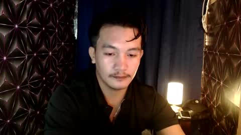 Snapshot of hunkylloyd chatting on 12.10.24 hunkylloyd online show from 12.10.24