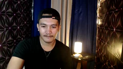 Snapshot of hunkylloyd chatting on 12.10.24 hunkylloyd online show from 12.10.24