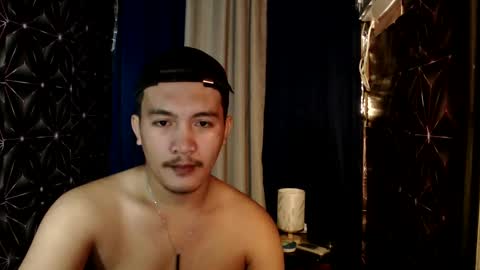 Snapshot of hunkylloyd chatting on 12.11.24 hunkylloyd online show from 12.11.24