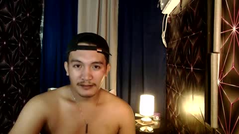 Snapshot of hunkylloyd chatting on 12.12.24 hunkylloyd online show from 12.12.24