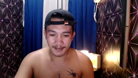 Snapshot of hunkylloyd chatting on 12.14.24 hunkylloyd online show from 12.14.24